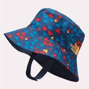 The North Face Reversible Infant UPF 50 Bucket Hat Blue Geometric Sun Hat.